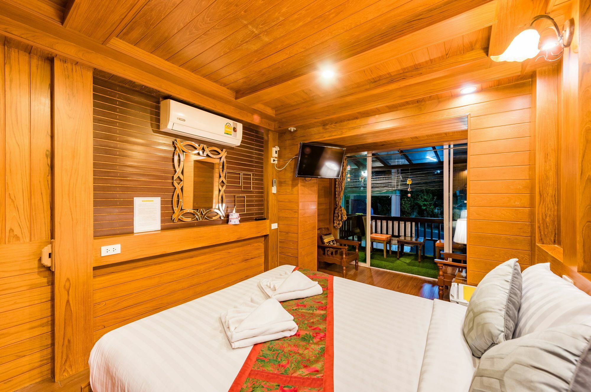 Baan Ratchapruek Villa Phuket Exterior foto
